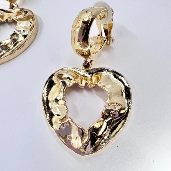 🎉HP🎉 NWOT - Chunky Gold Tone Large Rip Textured Open Heart Clip-On Earrings - Picture 6 of 6
